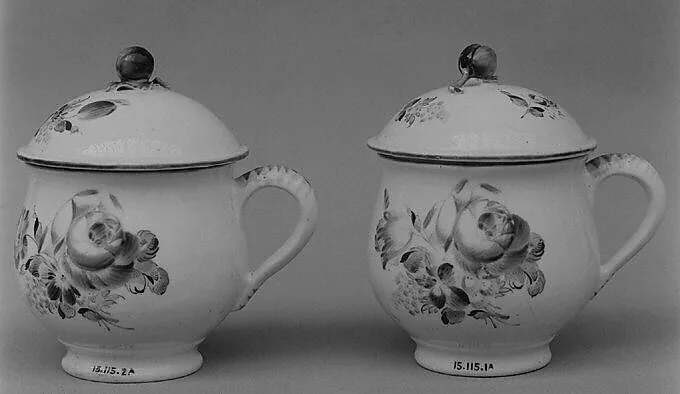 Cream pots with covers — Mennecy