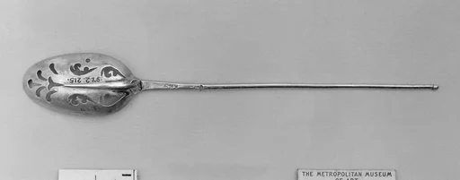 Strainer spoon