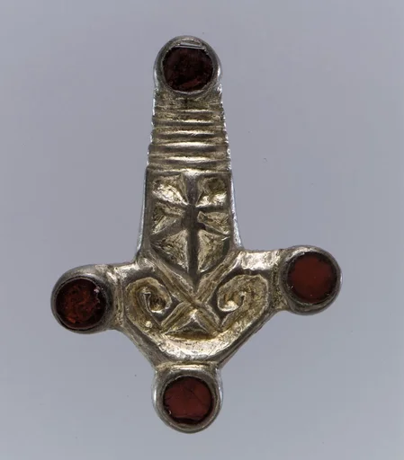 Bow Brooch