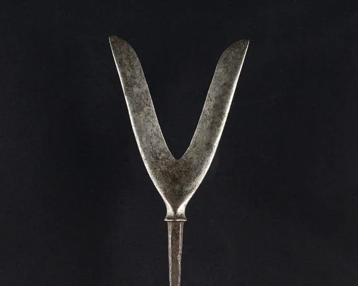 Arrowhead (<i>Yanone</i>)