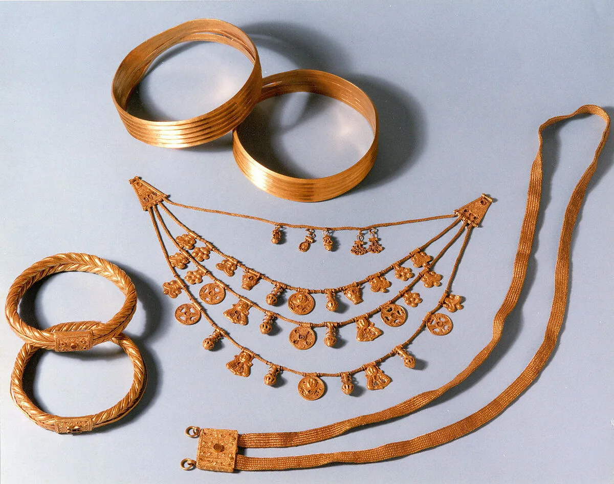 Necklace with pendants — Unknown