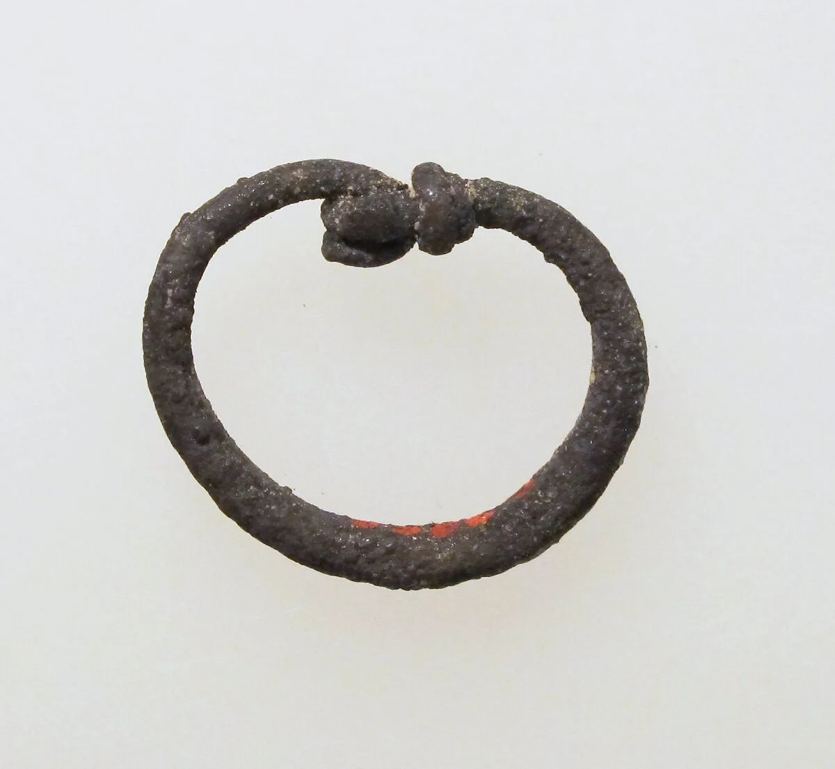 Earring-loop type — Unknown