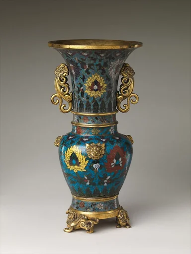 明中晚期  掐絲琺瑯纏枝蓮紋尊|Vase with lotus scrolls