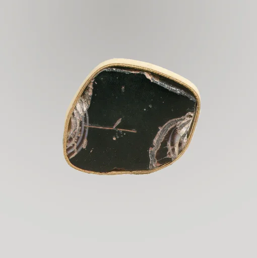 Glass mosaic inlay fragment