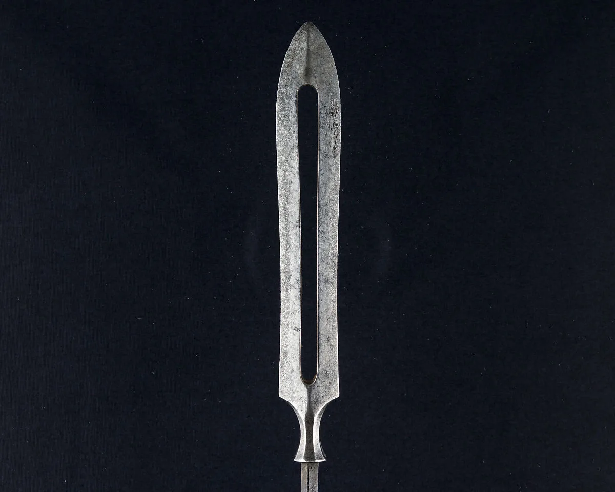 Arrowhead (<i>Yanone</i>) — Unknown