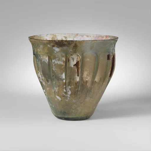 Glass ribbed beaker
