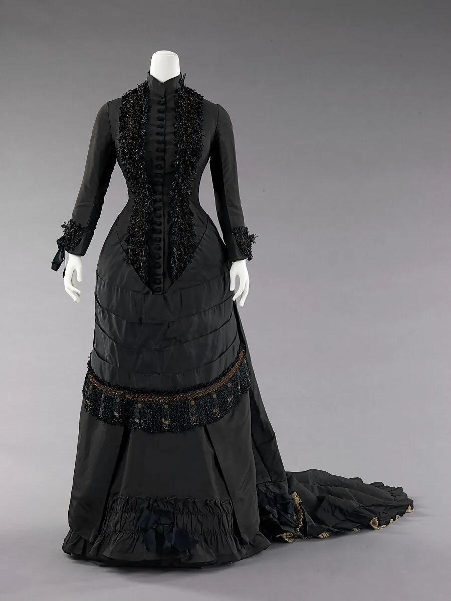 Dinner dress — Unknown