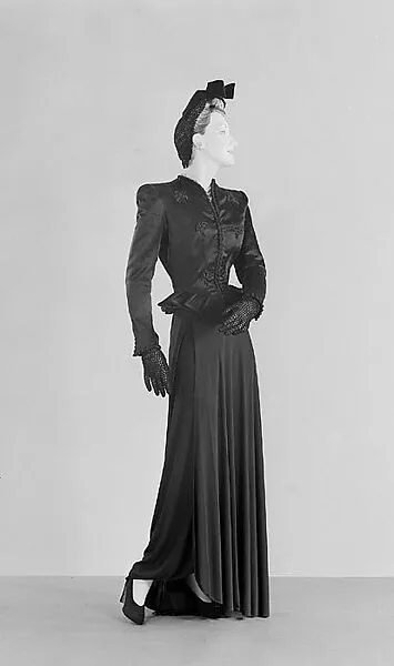 Dinner dress — Mark Mooring