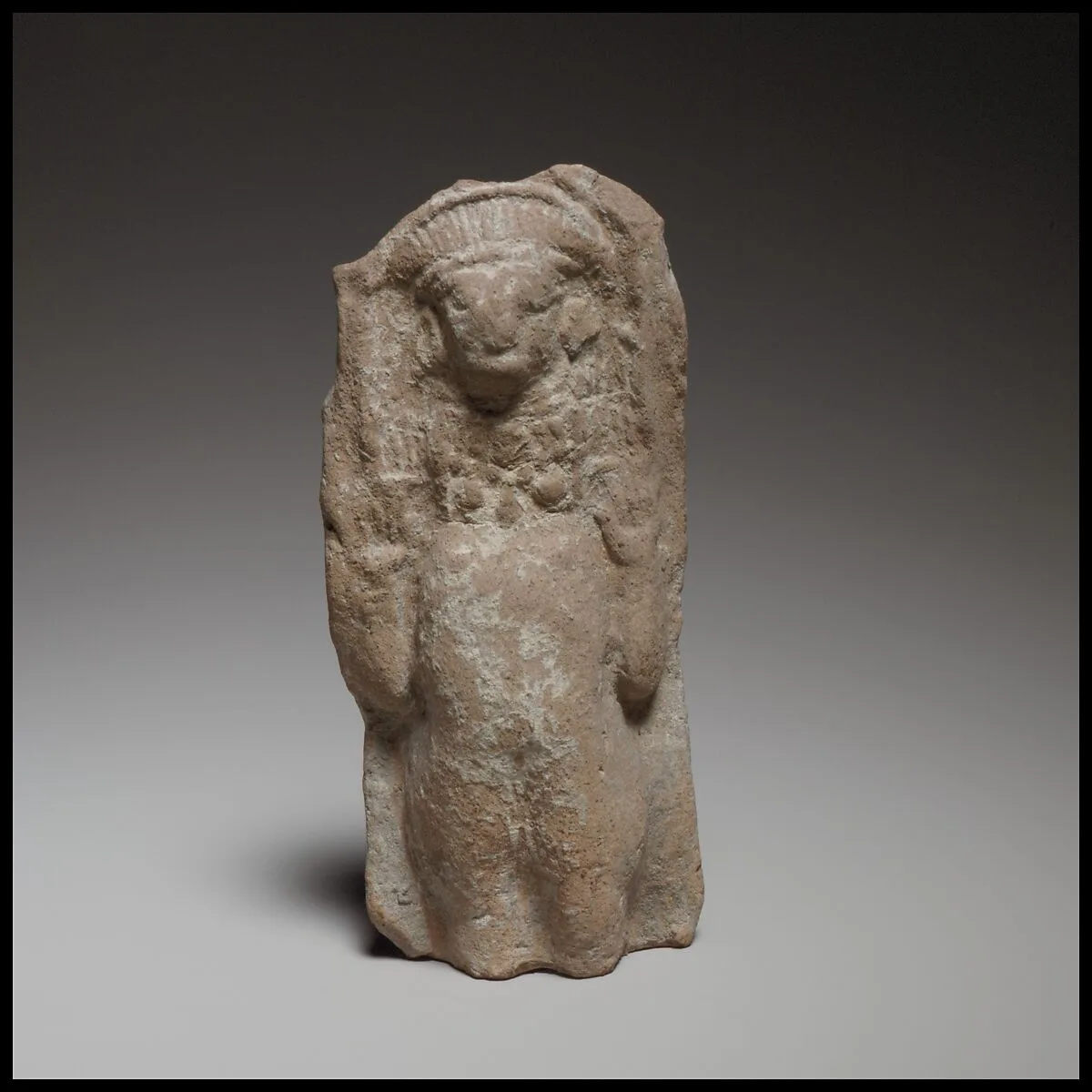 Standing nude female figurine — Unknown