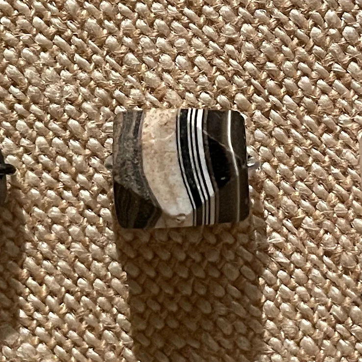 Bead — Unknown