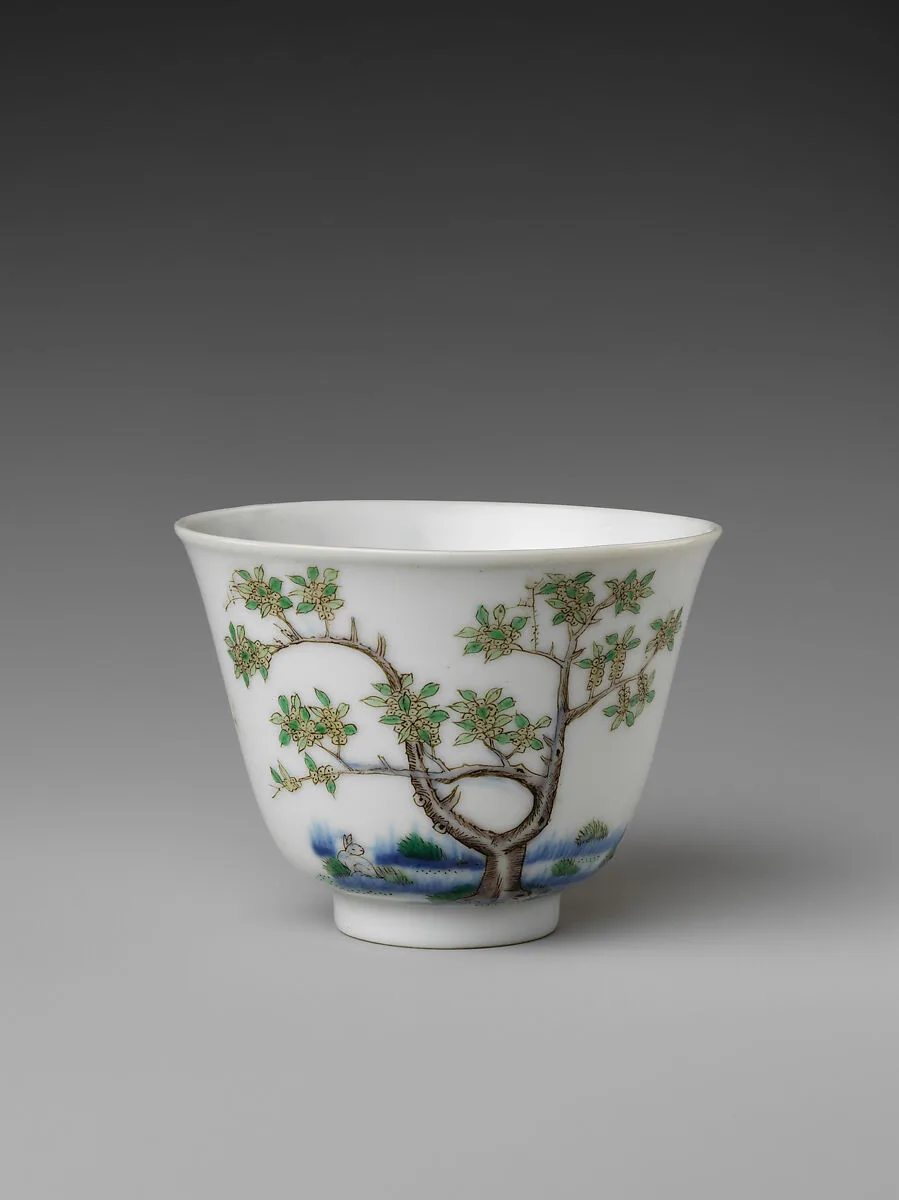 清康熙 景德鎮窯青花五彩瓷月令花卉杯|Monthly flower cup (from set of twelve) — Unknown