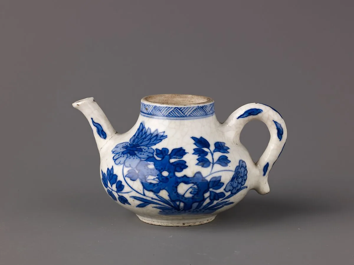 Small wine pot or teapot — Chinese