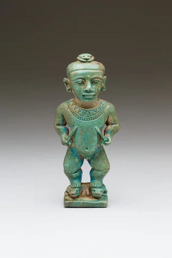 Pataikos Amulet with seal on base