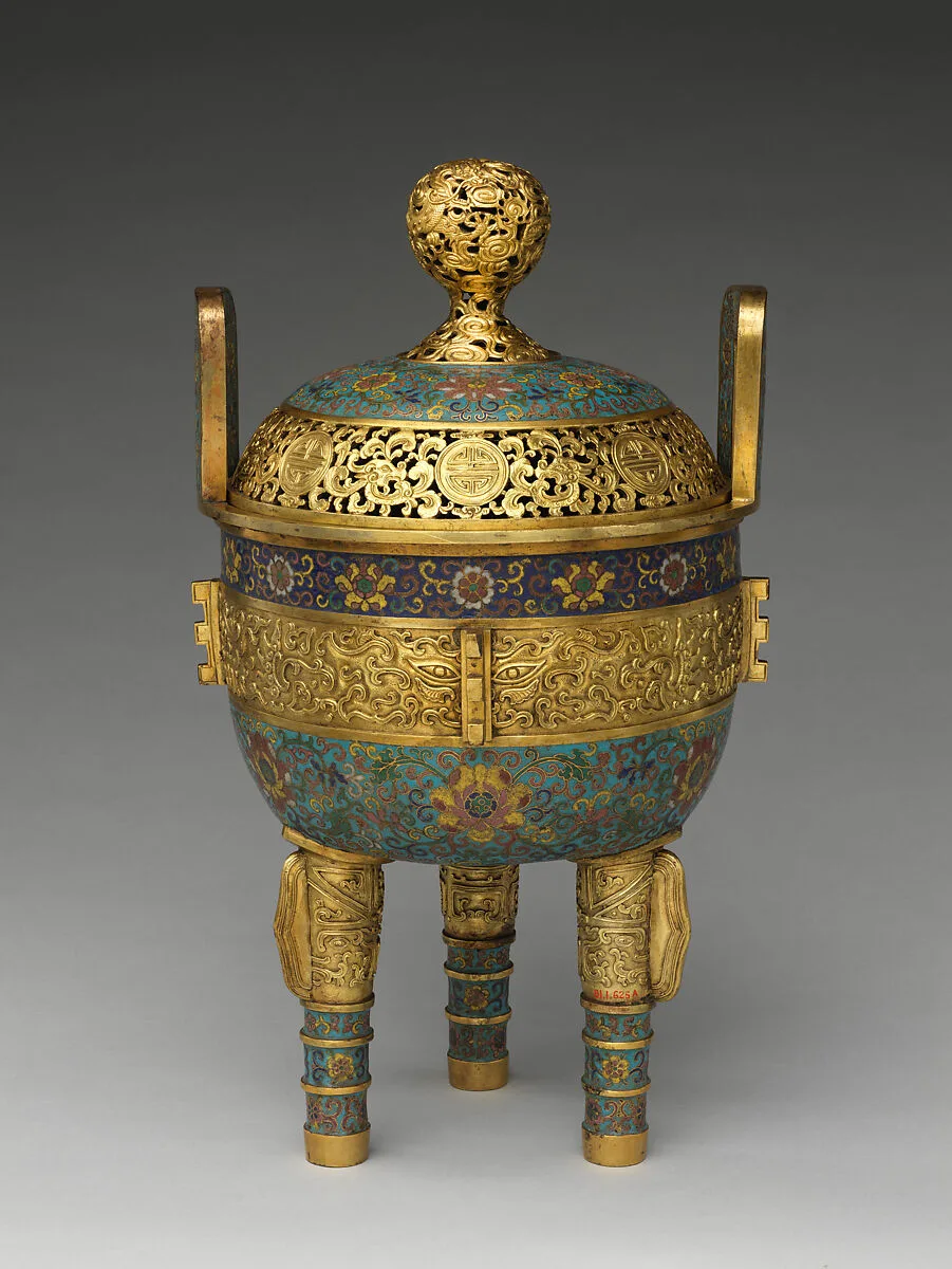 清乾隆 掐絲琺瑯纏枝蓮紋薰爐|Tripod incense burner — Unknown