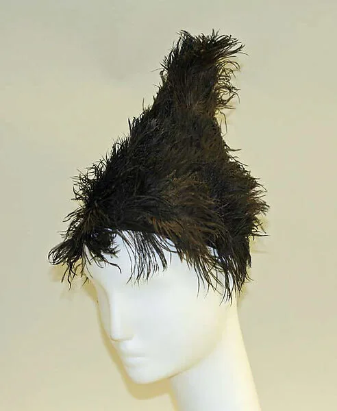 Hat — Elsa Schiaparelli