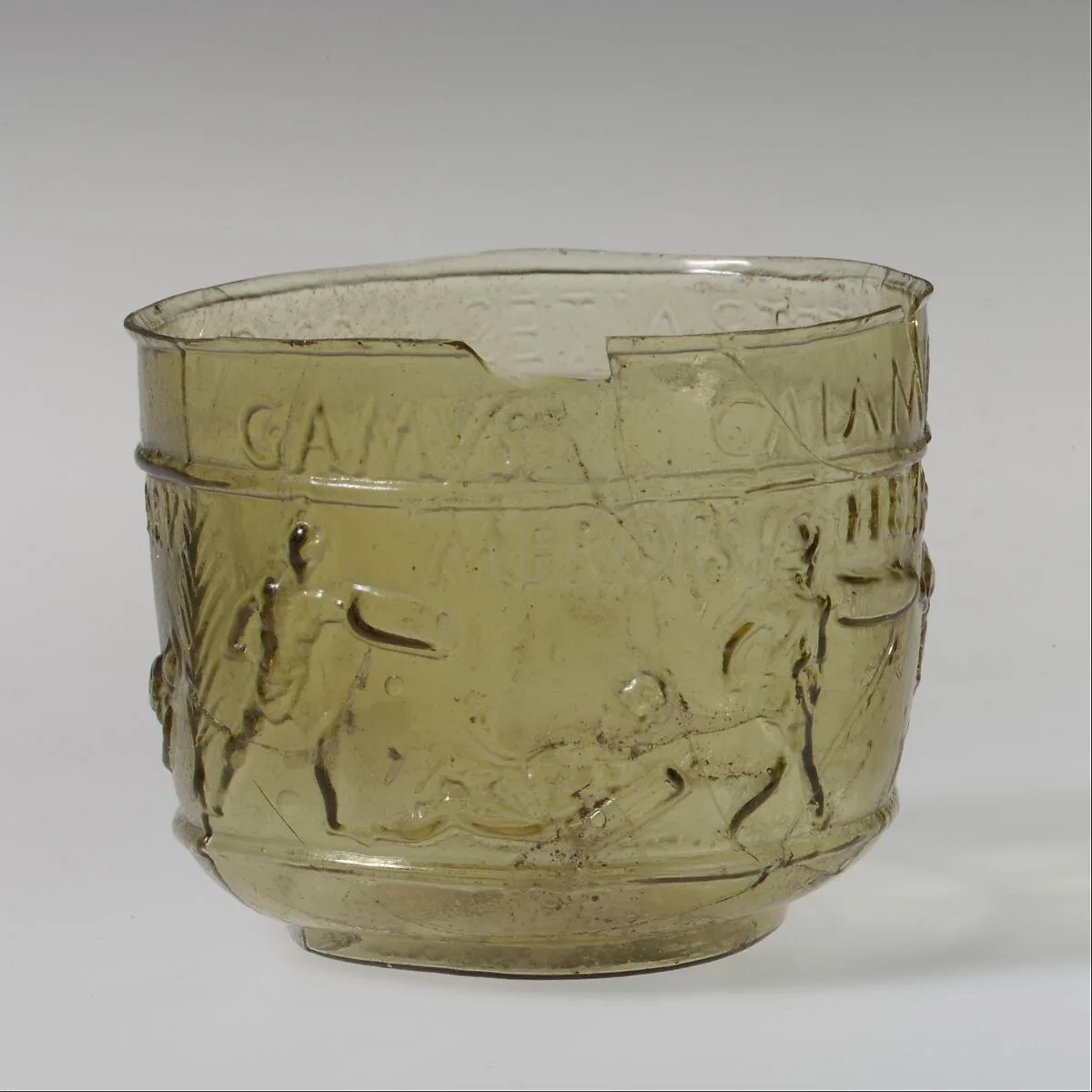 Glass gladiator cup — Unknown