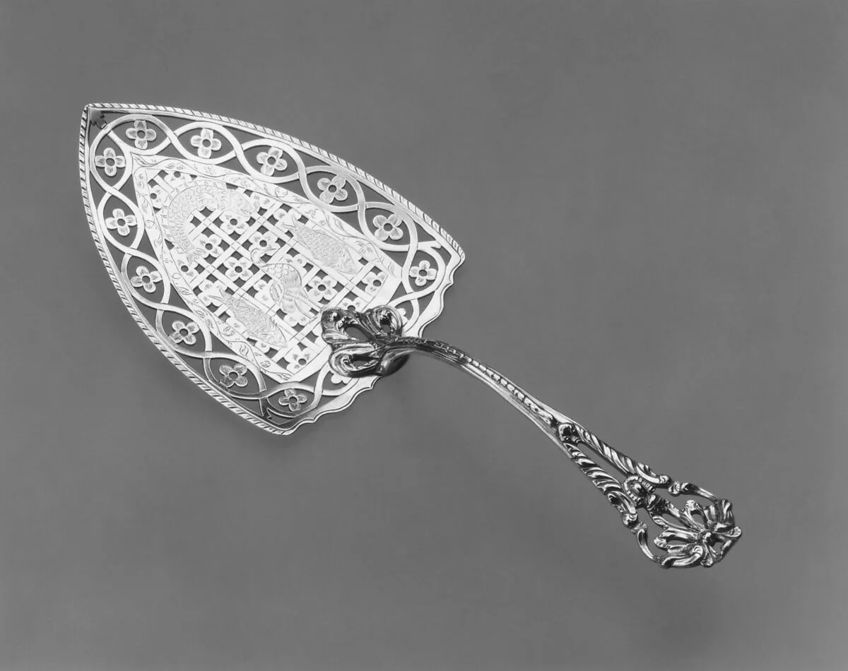 Fish slice — Charles Aldridge|Henry Green