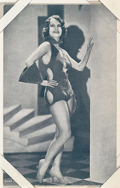 Actress with hand on hip (W423) — Unknown