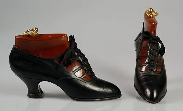 Shoes — Pierre Yantorny