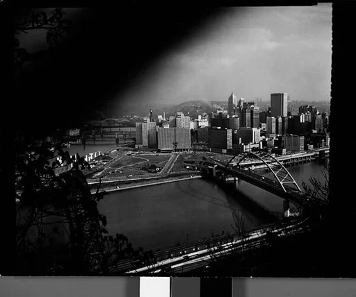 [Skyline, Pittsburgh, Pennsylvania]