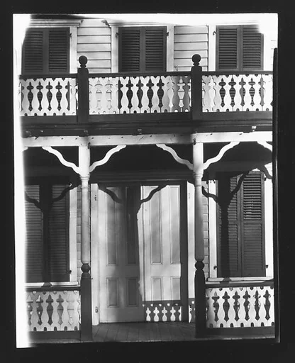 [Brick Building on Waterfront, Paul's Restaurant, New York City]