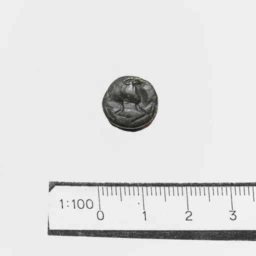 Steatite reel-shaped seal