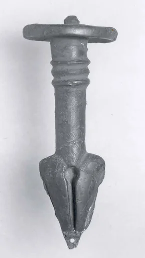 Dagger hilt