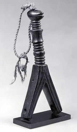 Heddle Pulley with Figure