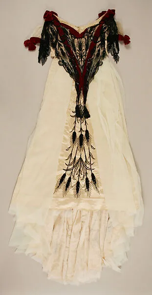 Evening dress — House of Worth