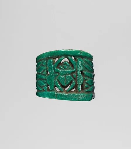 Ring, broad band