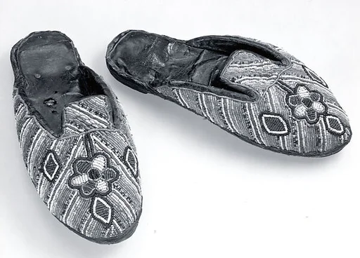 Shoe (Bata ileke)