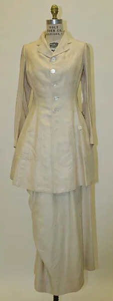 Riding habit — Unknown