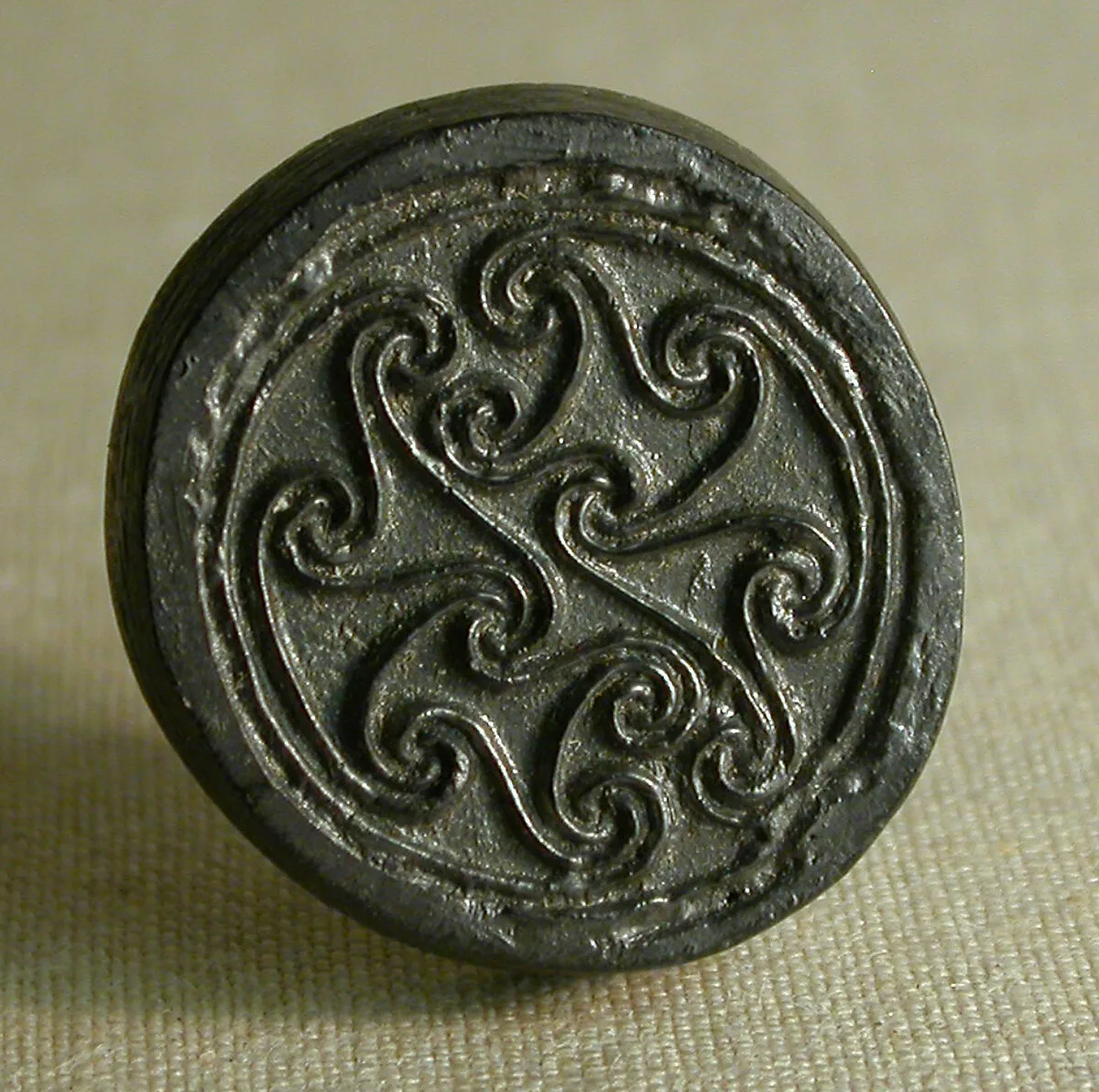 Button-shaped seal — Unknown