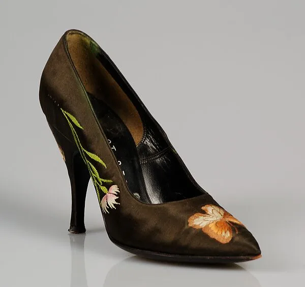 Evening pumps — Beth Levine|Herbert Levine Inc.
