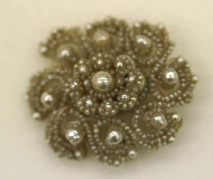 Brooch — Unknown