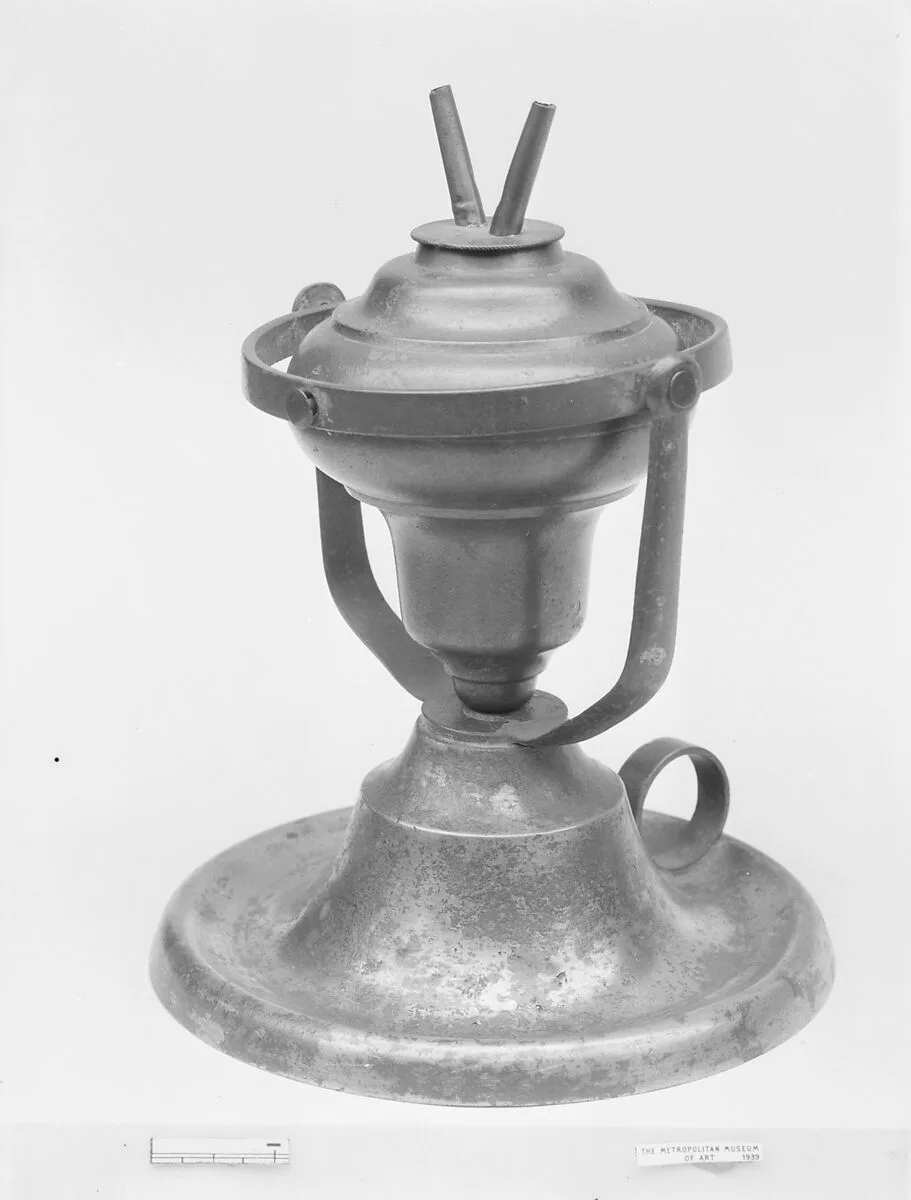 Swinging Lamp — Yale and Curtis