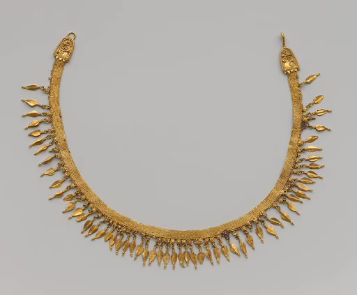 Gold strap necklace with beechnut pendants