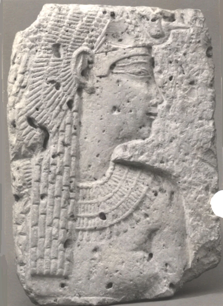 Relief of a queen or goddess — Unknown