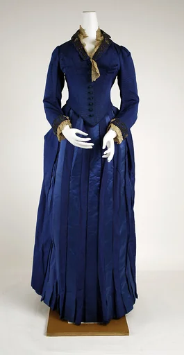 Visiting dress