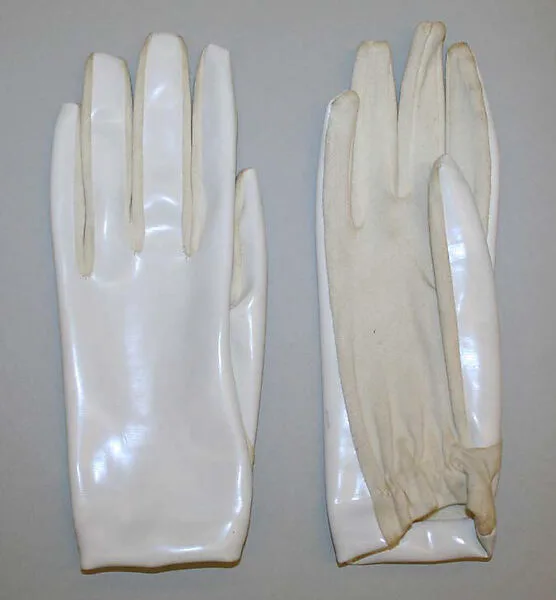 Gloves — André Courrèges