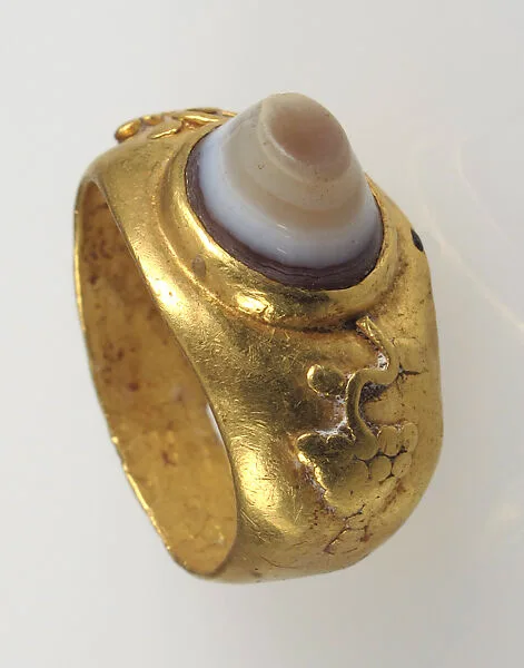 Finger Ring — Unknown