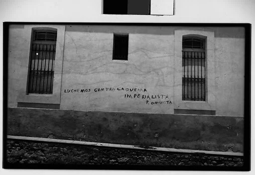 [Wall Writing, Havana: "Apoyemos // La Huelga de // Los Cigarreros // D.O.I", "Abajo // La Guerra // Imperialista // P.C."]