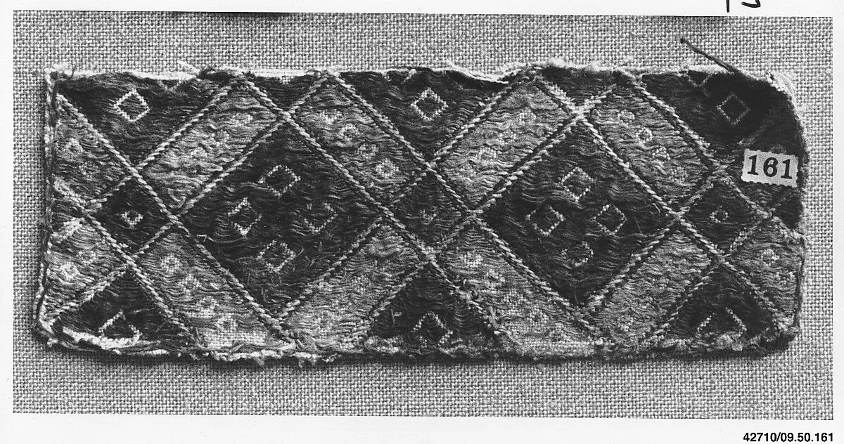 Peasant costume fragment — Unknown