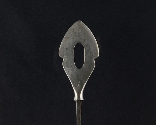 Arrowhead (<i>Yanone</i>)