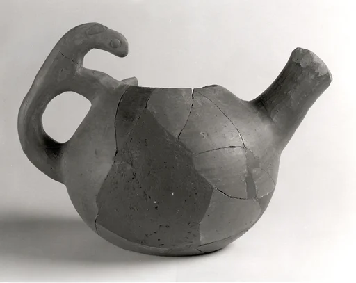 Hole-mouthed jar