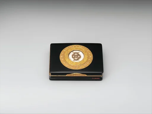 Snuffbox