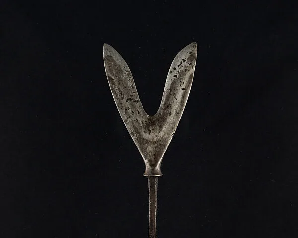 Arrowhead (<i>Yanone</i>) — Unknown