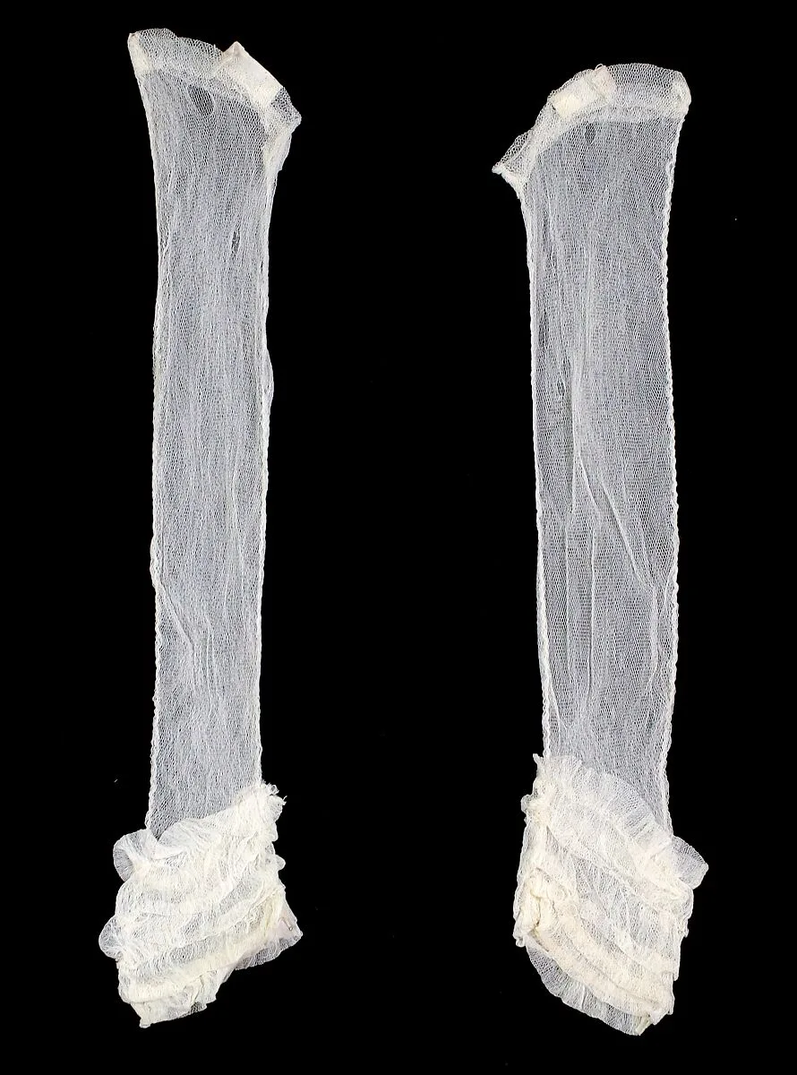 Undersleeves — Unknown