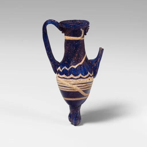 Glass amphoriskos (perfume bottle)