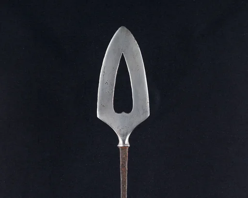 Arrowhead (<i>Yanone</i>)